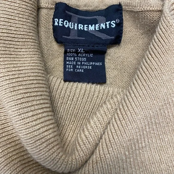 Woman’s sweater - Picture 2 of 2